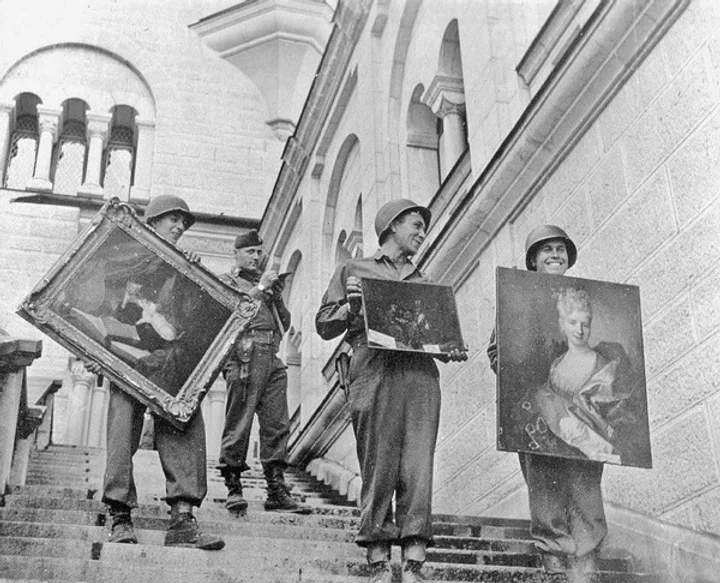 Tableaux retrouvés en 1945 au château Neuschwanstein, en Autriche. Ils proviennent  de la collection Rothschild-Stern et rassemblées par le militaire nazi Hermann Goering