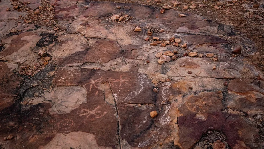 Au Brésil, découverte d’art rupestre à côté d’empreintes de dinosaures